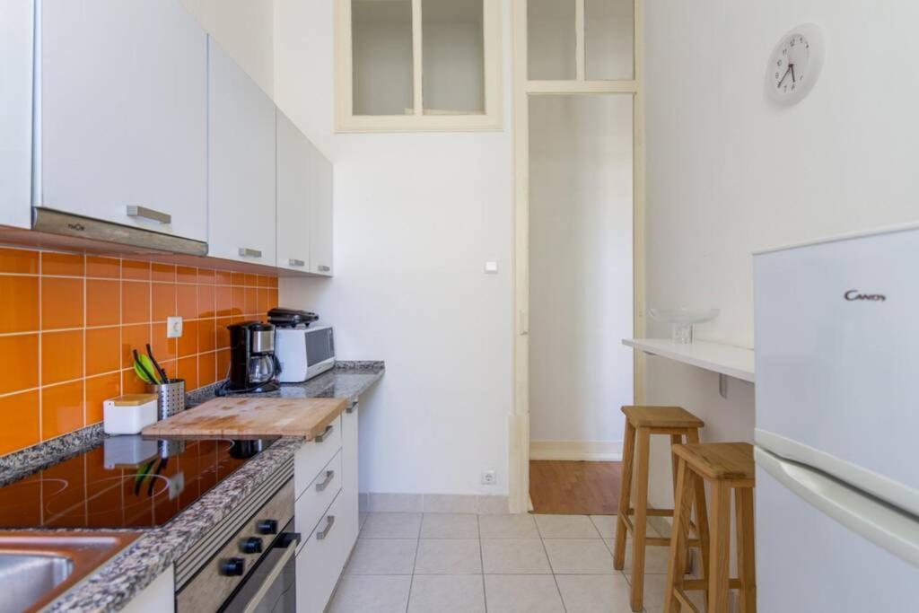 Cozy At The Center Apartment